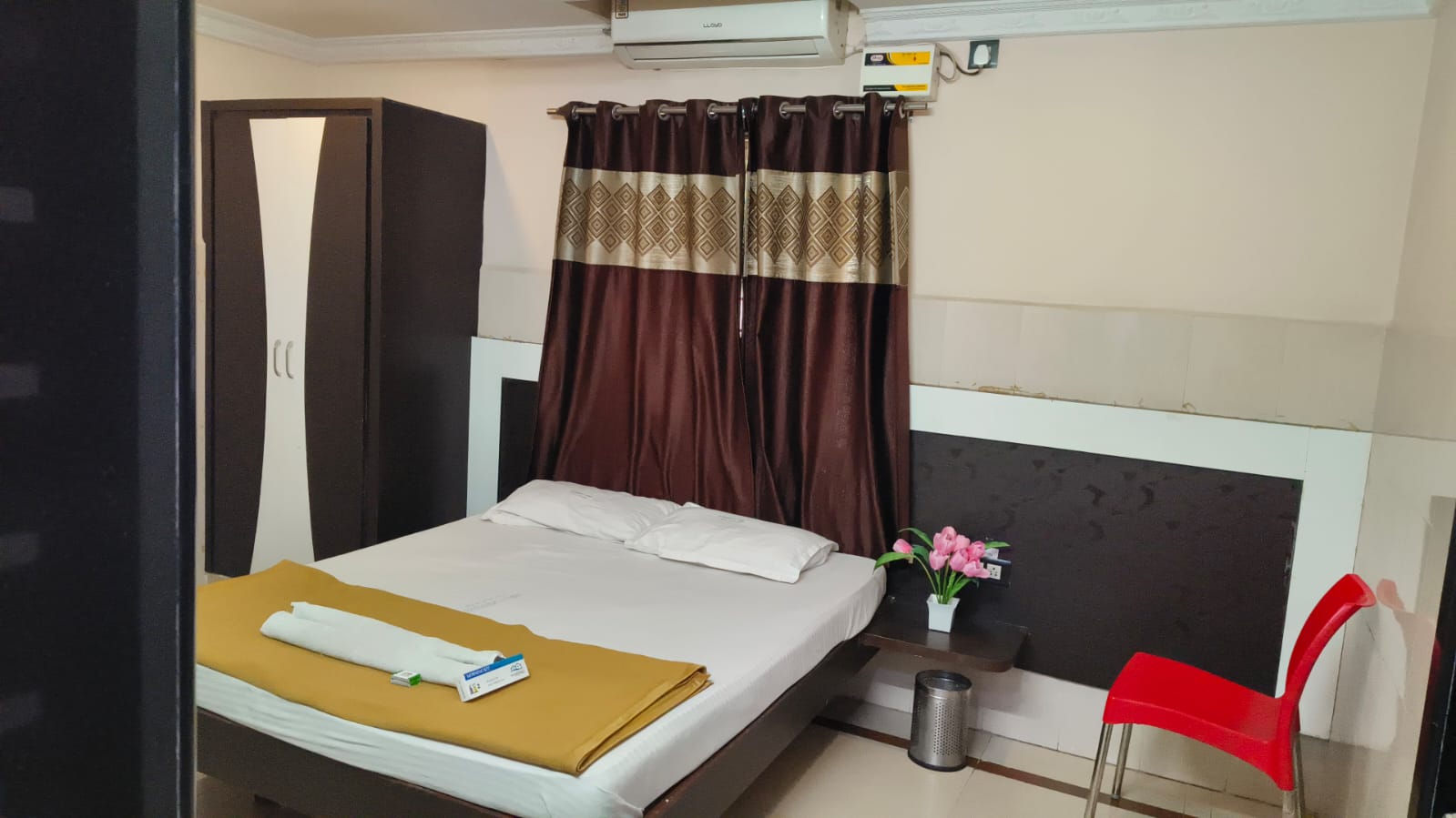 Hotel room at SS Residency Grand Hyderabad